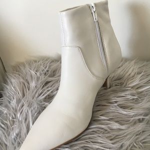 Steve Madden White Pumps Booties